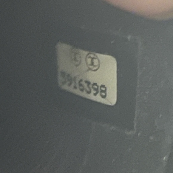 Authentic Chanel Wallet #5916398 - Picture 8 of 16